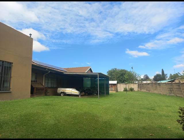 3 BEDROOM FREEHOLD FOR SALE IN RENSBURG